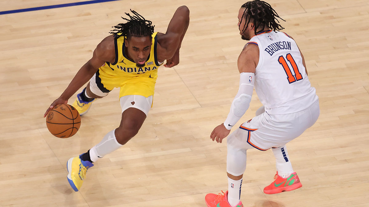 Indiana Pacers forward Aaron Nesmith (23) controls the ball against New York Knicks guard Jalen Brunson (11) in the third quarter during game five of the eastern conference finals for the 2025 NBA Playoffs at Madison Square Garden.