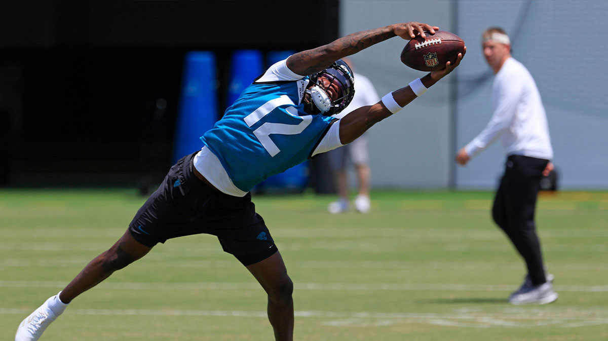 Jacksonville Jaguars wide receiver Travis Hunter (12) catches a pass during the first organized team activity at Miller Electric Center Monday, May 19, 2025 in Jacksonville, Fla. Mandatory Credit: © Corey Perrine/Florida Times-Union / USA TODAY NETWORK via Imagn Images