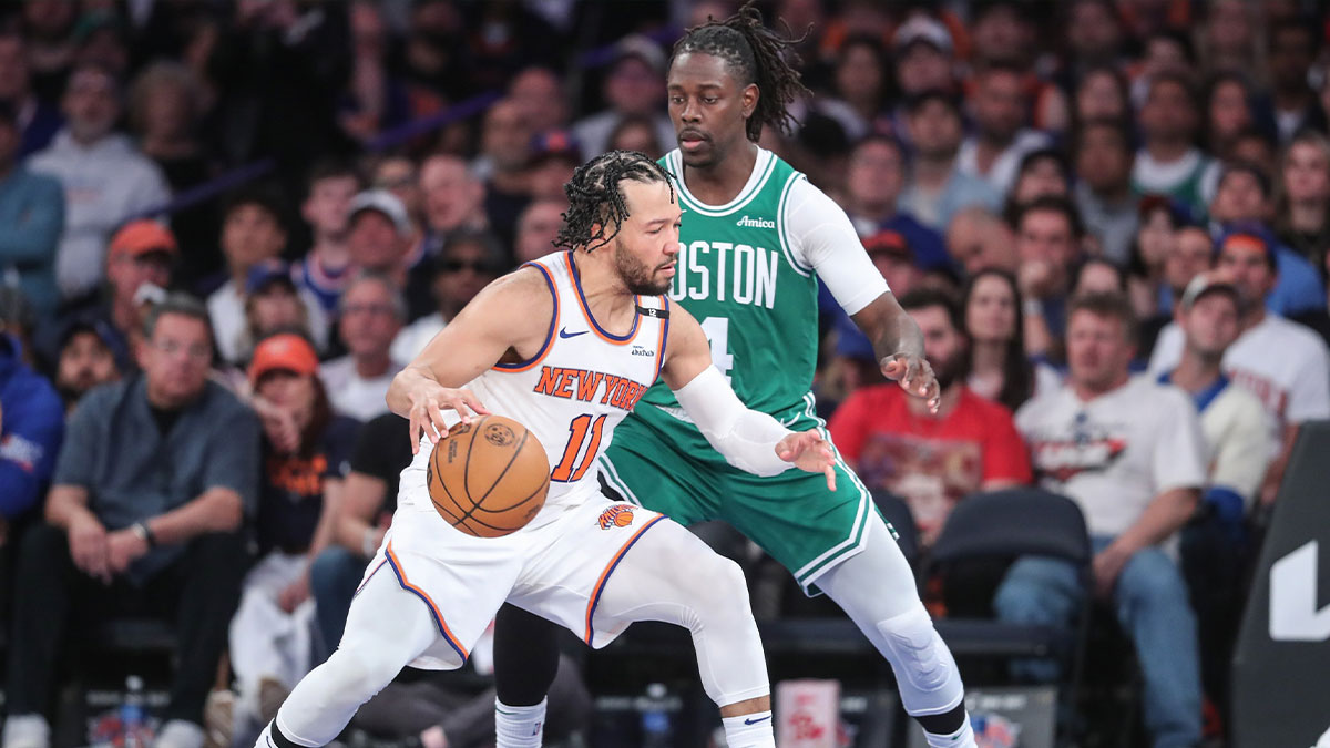 ; The New York Knicks goalkeeper Jalen Brunson (11) is looking to pass the Celtic goalkeeper in Boston, Jrue Holiday (4) in the third quarter in the third round match for the NBA 2025 qualifiers at Madison Square Garden.