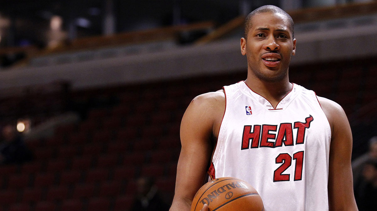 Miami Heat center Jamaal Magloire (21) before the game against the Chicago Bulls at the United Center.