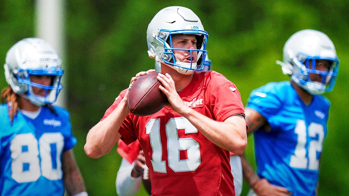 Detroit Lions quarterback Jared Goff (16) practices during OTAs at Meijer Performance Center in Allen Park on Friday, May 30, 2025.