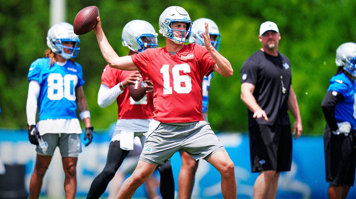 Detroit Lions quarterback Jared Goff (16) practices during OTA at Meijer Performance Center in Allen Park on Friday, May 30, 2025.