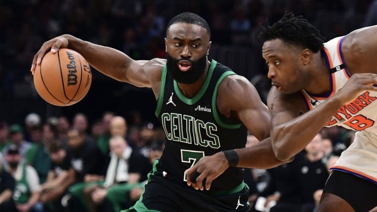 Boston Celtics guard Jaylen Brown (7) controls the ball from New York Knicks forward OG Anunoby (8) in the second half during game five of the second round for the 2025 NBA Playoffs at TD Garden.