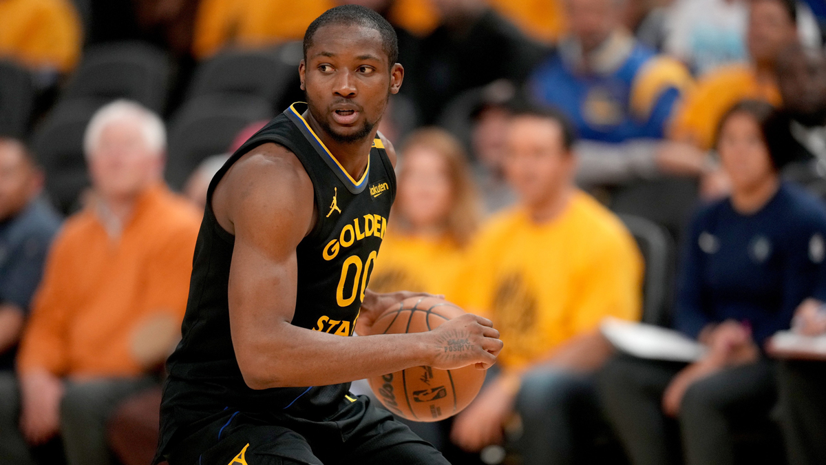 Golden State Warriors forward Jonathan Kuminga (00) holds onto the ball against the Minnesota Timberwolves in the fourth quarter during game four of the second round for the 2025 NBA Playoffs at Chase Center.