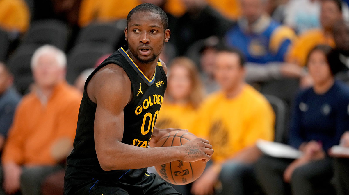 Golden State Warriors forward Jonathan Kuminga (00) holds onto the ball against the Minnesota Timberwolves in the fourth quarter during game four of the second round for the 2025 NBA Playoffs at Chase Center. Cary Edmondson-Imagn Images