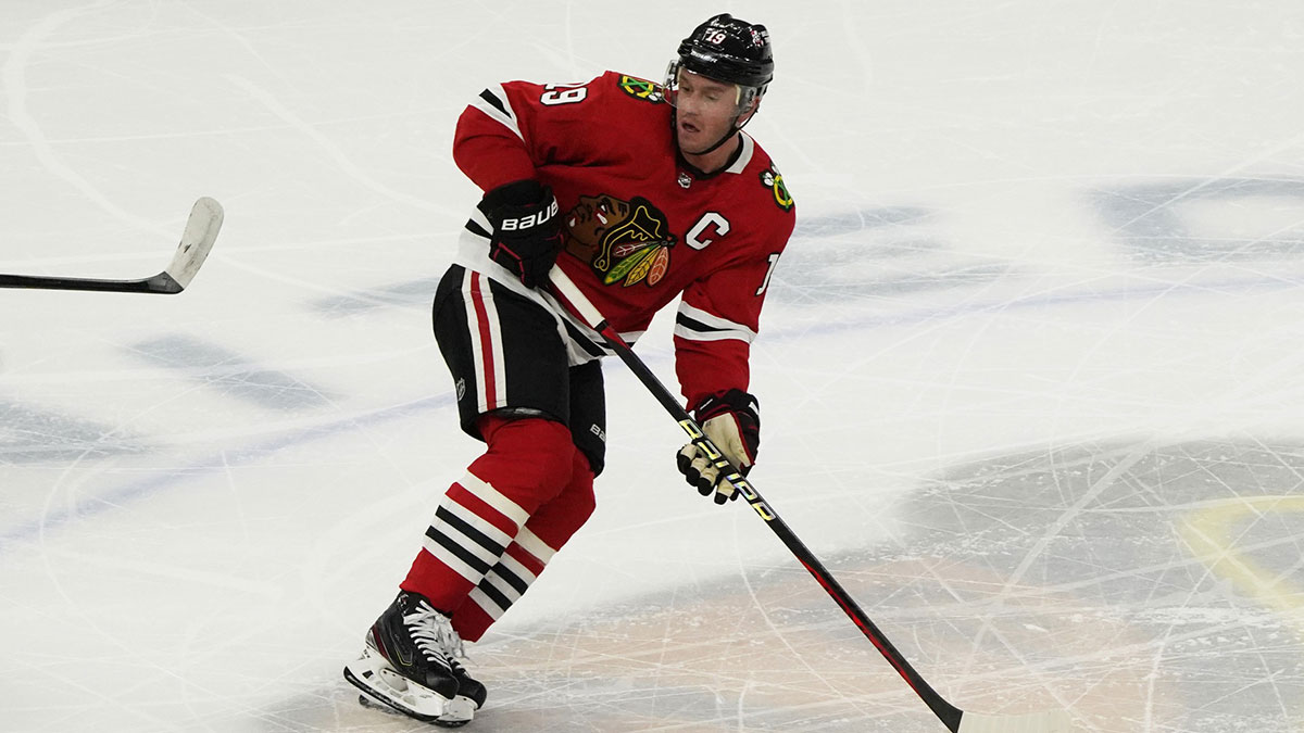 Chicago Blackhawks center Jonathan Toews (19) plays in his last game as a Blackhawk against the Philadelphia Flyers during the first period at United Center.