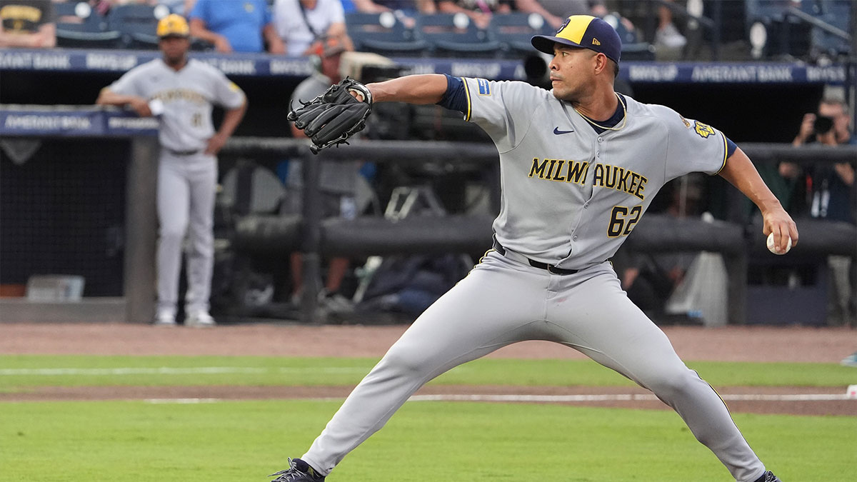 Milwaukee Brewers starting pitcher Jose Quintana (62) throws a pitch against the Tampa Bay Rays during the first inning at George M. Steinbrenner Field
