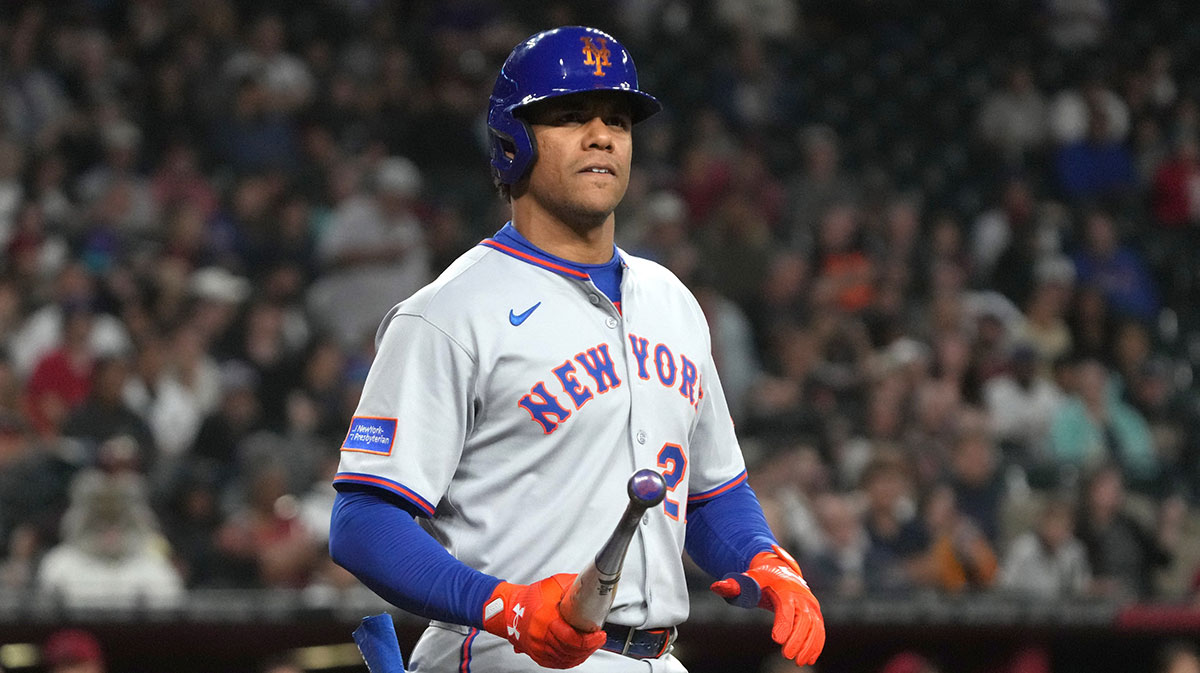 New York Mets outfielder Juan Soto (22) walks against the Arizona Diamondbacks in the ninth inning at Chase Field.
