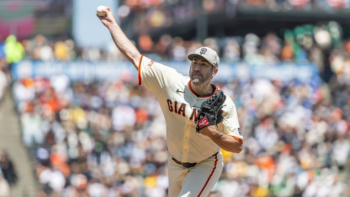 San Francisco Giants pitcher Justin Verlander (35) throws a pitch during the fourth inning against the Oakland Athletics at Oracle Park.