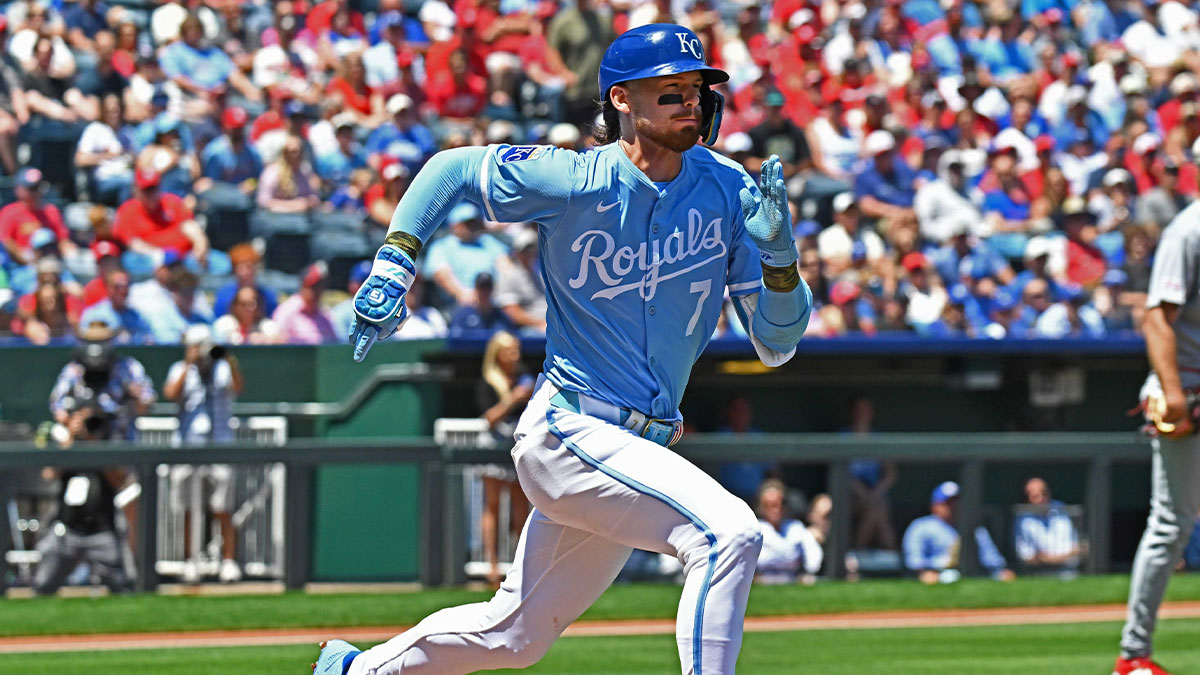 Kansas City Royals shortstop Bobby Witt Jr. (7) runs up the first baseline in the first inning against the St. Louis Cardinals at Kauffman Stadium.