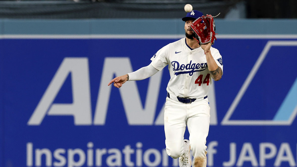 Los Angeles Dodgers outfielder Andy Pages (44) makes a catch during the sixth inning against the Miami Marlins at Dodger Stadium.