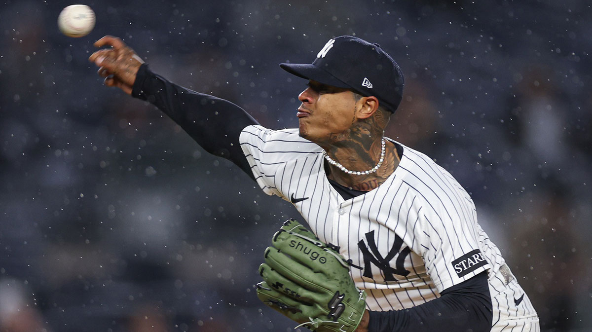 New York Yankees starting pitcher Marcus Stroman (0) delivers a pitch during the first inning against the San Francisco Giants at Yankee Stadium.