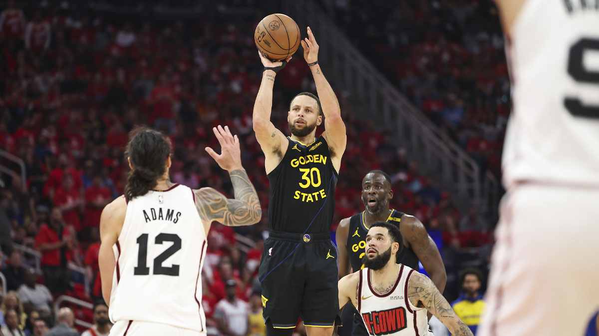 Golden State Warriors guard Stephen Curry (30) shoots the ball during the second quarter of game seven of the first round for the 2025 NBA Playoffs against the Houston Rockets at Toyota Center.