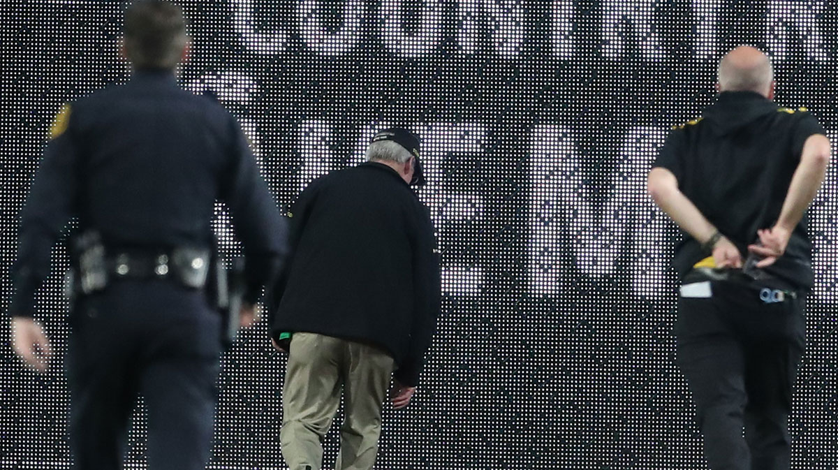 Pirates fan who fell from Clemente Wall identified