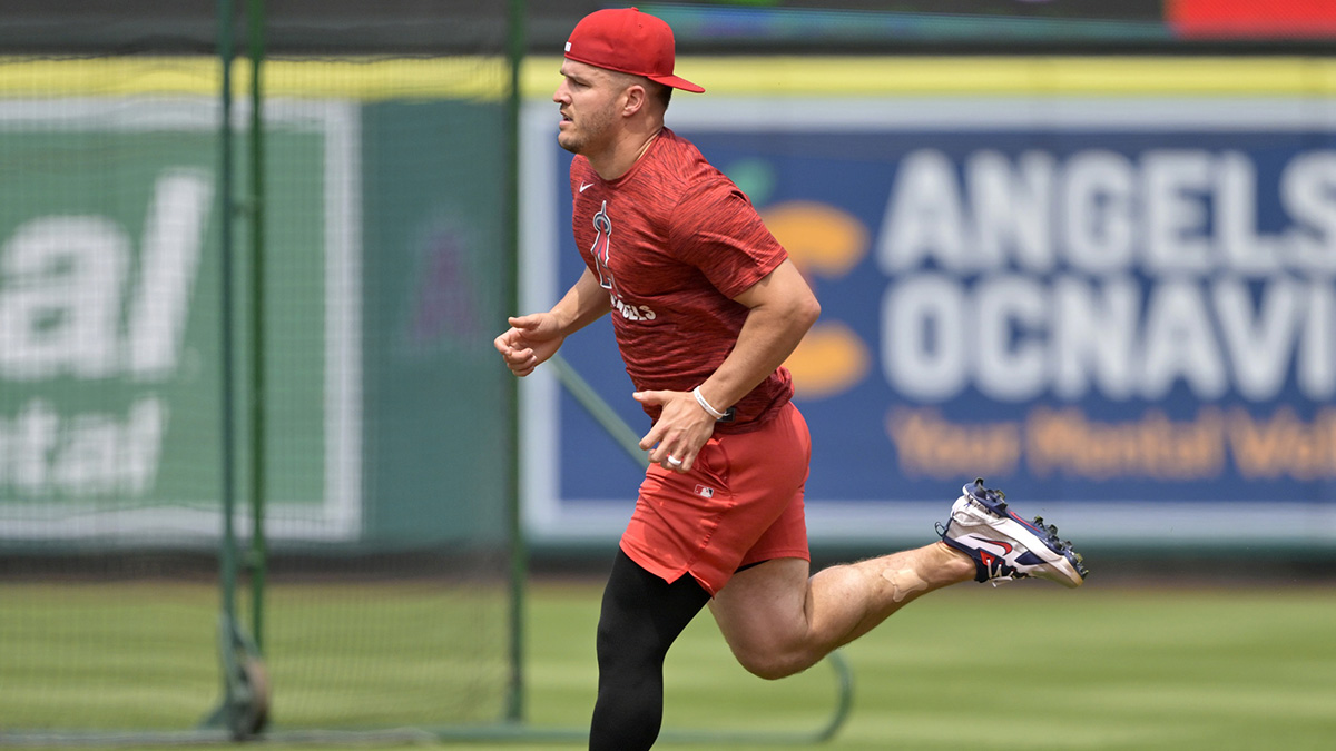 Los Angeles Angels right fielder Mike Trout (27) runs the bases prior to the game against the New York Yankees at Angel Stadium.