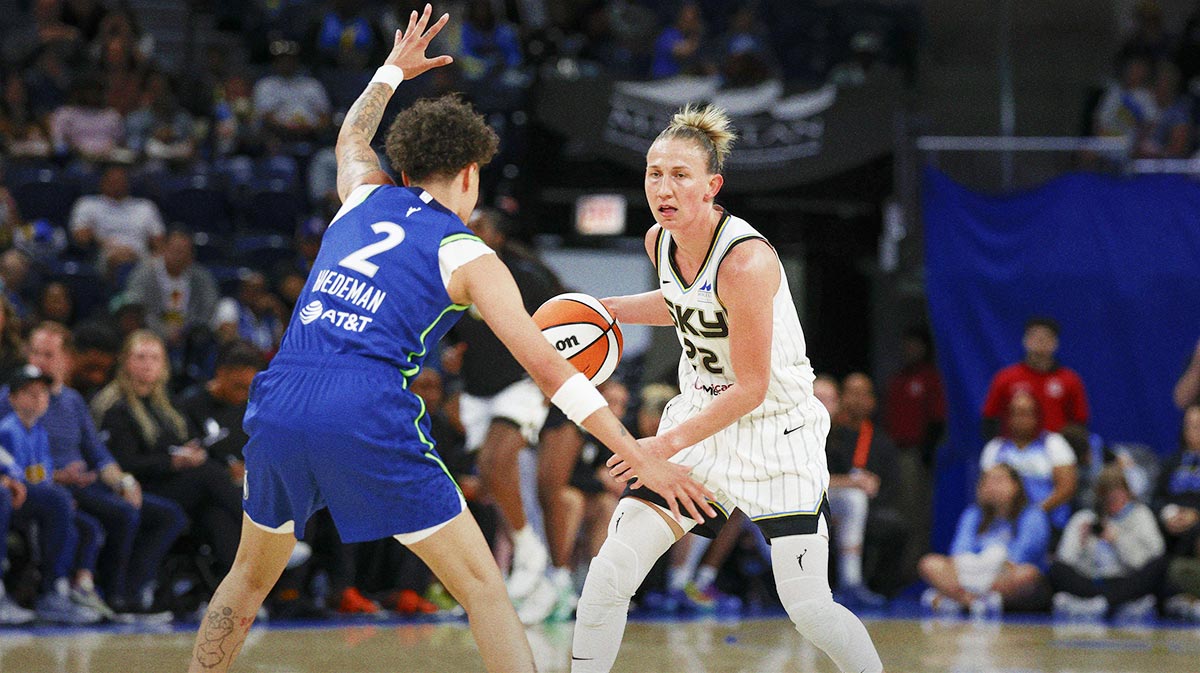 Courtney Vandersloot claims Hailey Van Lith is ‘like a sponge’ after win vs. Lynx