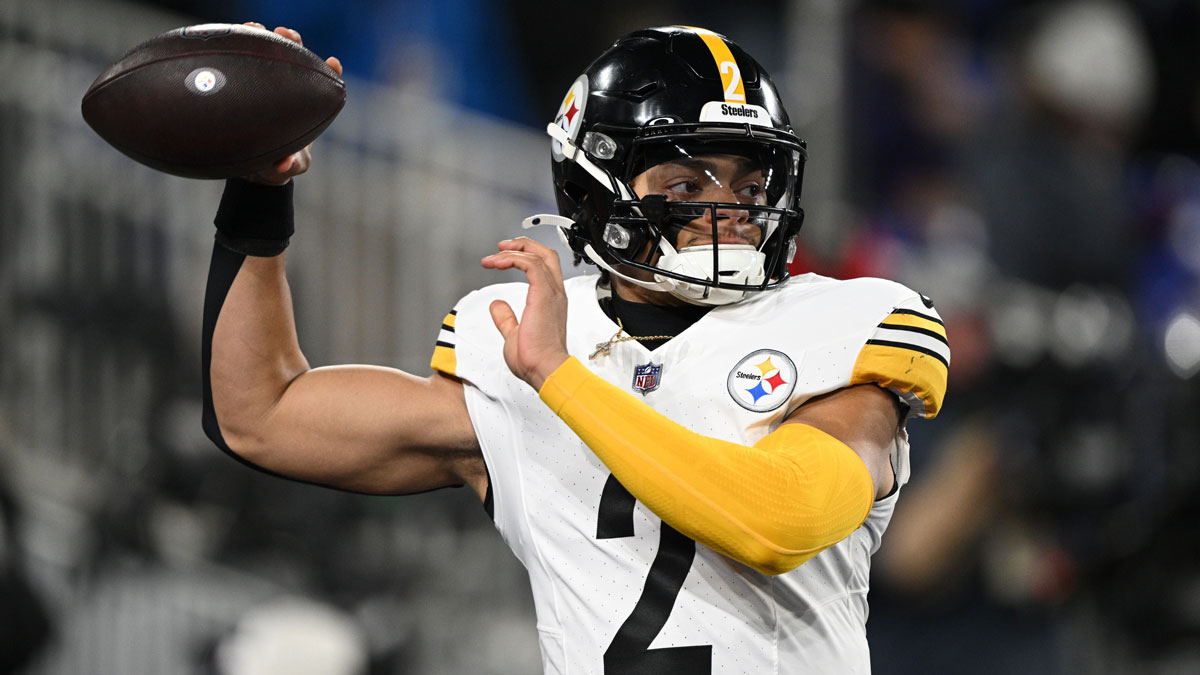 Pittsburgh Steelers quarterback Justin Fields (2) warms up before an AFC wild card game against the Baltimore Ravens at M&T Bank Stadium.