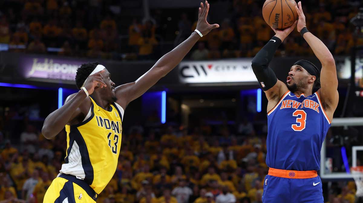 New York Knicks guard Josh Hart (3) shoots the ball against Indiana Pacers forward Pascal Siakam (43) in the third quarter during game six of the eastern conference finals for the 2025 NBA Playoffs at Gainbridge Fieldhouse.
