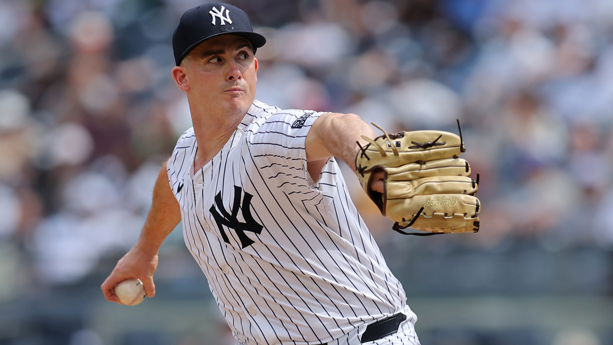 New York Yankees relief pitcher Nick Burdi (57) pitches against the Seattle Mariners during the eighth inning at Yankee Stadium.