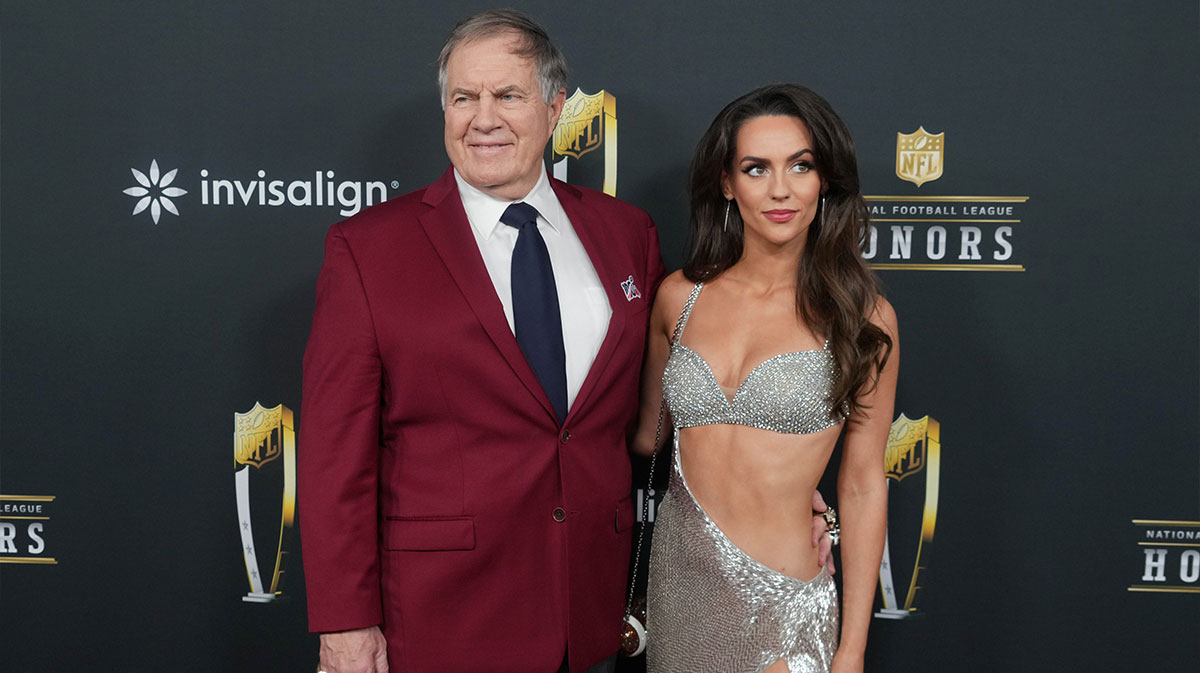 Ex-Bears PR guru ready to help fix North Carolina’s Bill Belichick mess