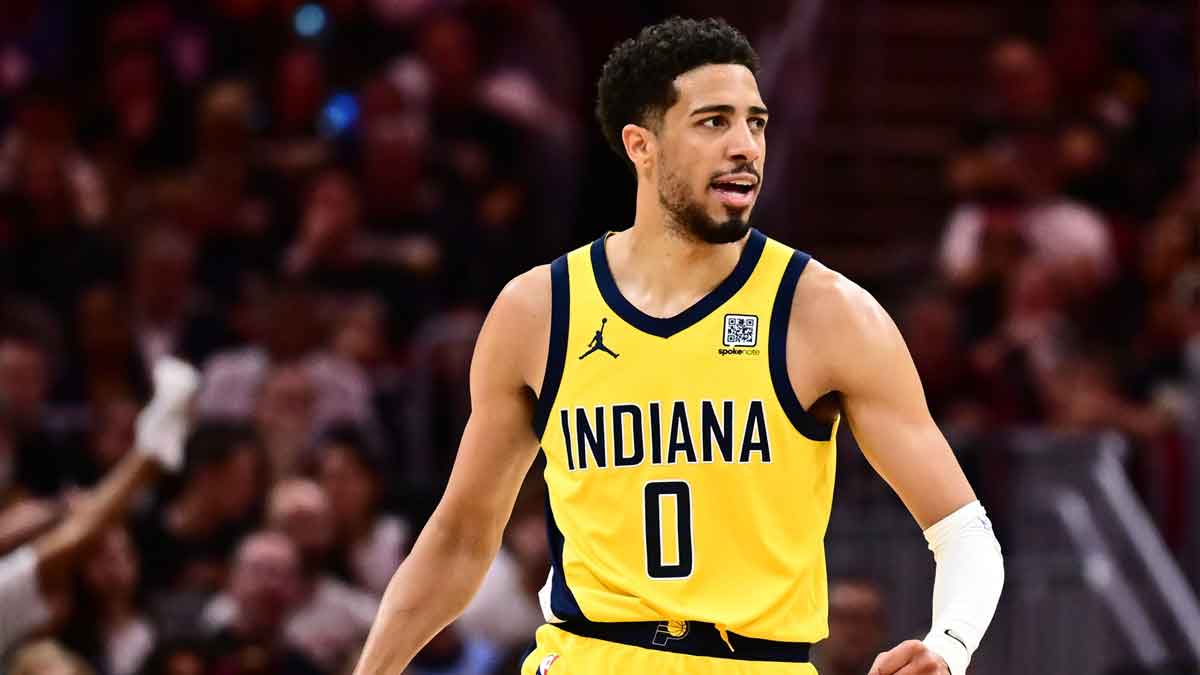 Pacers guard Tyrese Haliburton (0) celebrates