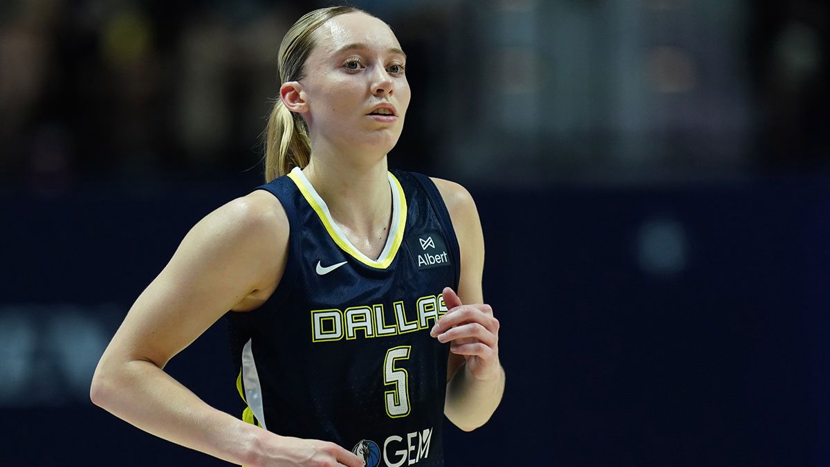 May 27, 2025; Uncasville, Connecticut, USA; Dallas Wings guard Paige Bueckers (5) on the court against the Connecticut Sun at Mohegan Sun Arena. Mandatory Credit: David Butler II-Imagn Images