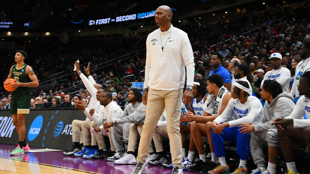 Memphis Tigers head coach Penny Hardaway reacts during the first half against Colorado State Rams at Climate Pledge Arena.