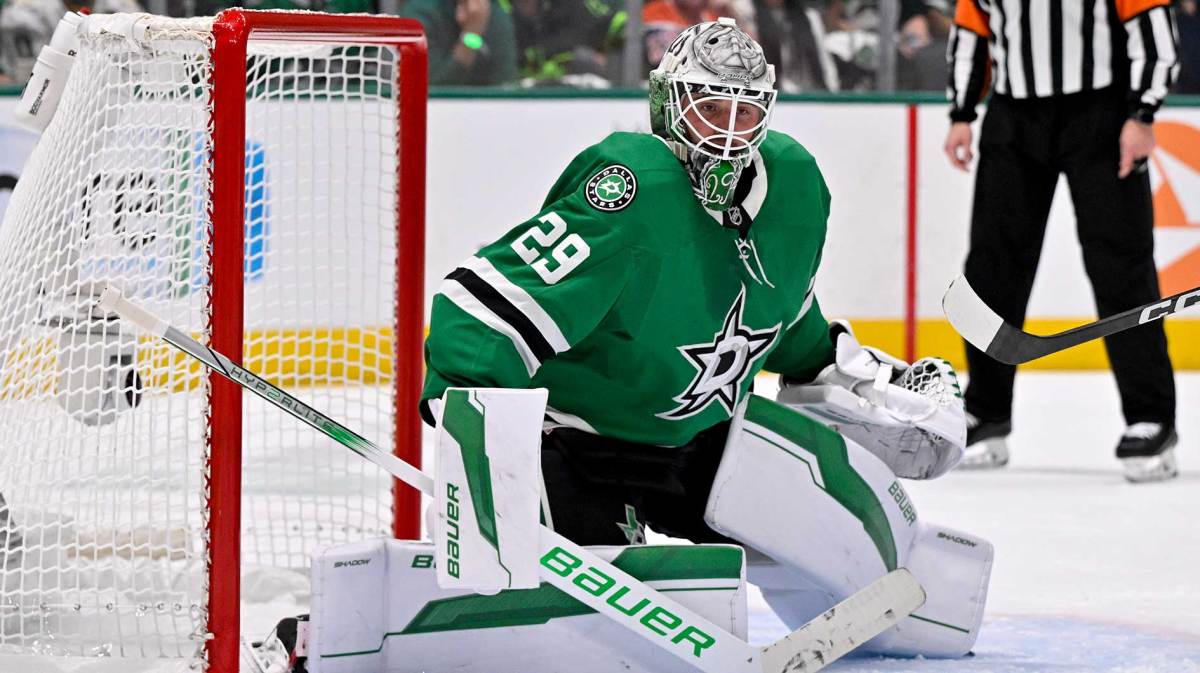 Dallas Stars goaltender Jake Oettinger (29) in action during the game between the Dallas Stars and the Edmonton Oilers in game one of the Western Conference Final of the 2025 Stanley Cup Playoffs at American Airlines Center.