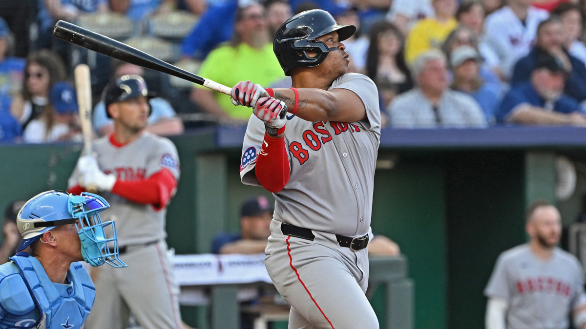Red Sox star Rafael Devers earns ‘incredible’ Lucas Giolito take amid position controversy