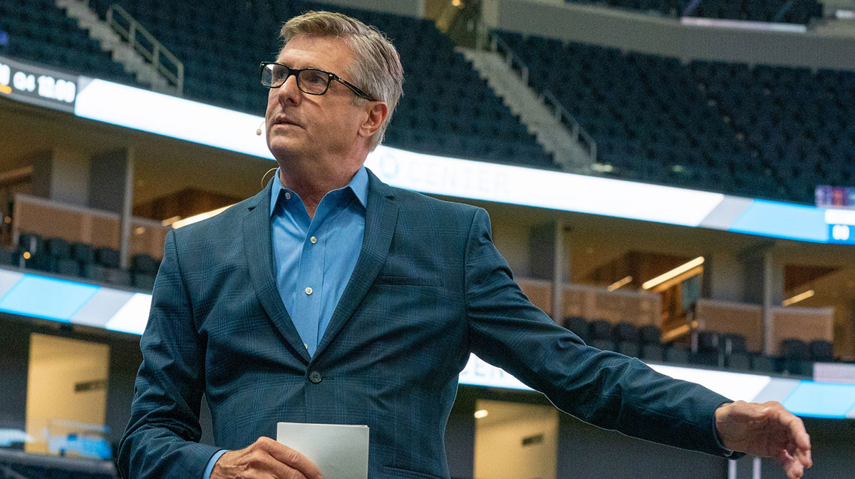 Golden State Warriors president Rick Welts speaks at Chase Center.