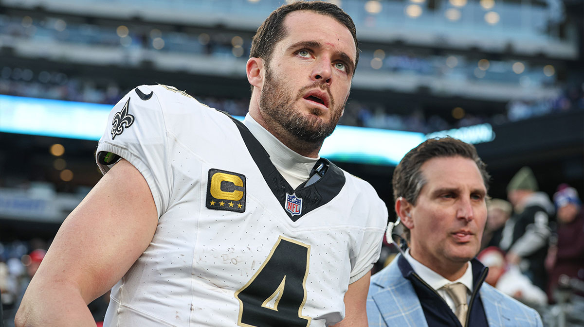 Saints’ Derek Carr shockingly retires amid shoulder injury