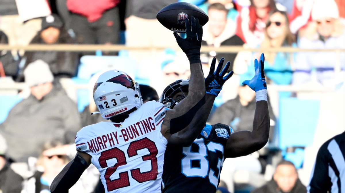 Carolina Panthers wide receiver David Moore (83) catrches a touchdown pass as Arizona Cardinals cornerback Sean Murphy-Bunting (23) defends in the fourth quarter.