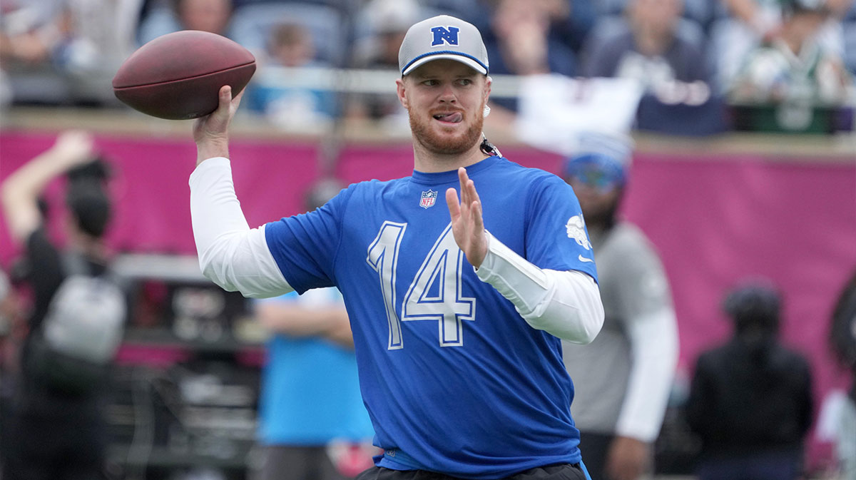 Minnesota Vikings quarterback Sam Darnold (14) throws the ball during NFC Practice for the Pro Bowl Games at Camping World Stadium.
