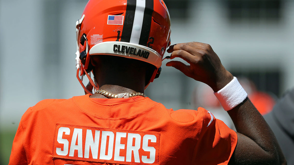 Cleveland Browns quarterback Shedeur Sanders (12) heads on to the field during day two of NFL rookie minicamp at the Cleveland Browns training facility on Saturday,