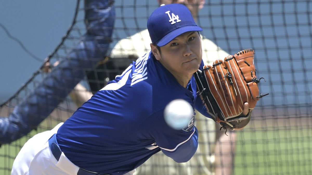 Los Angeles Dodgers Shohei Ohtani (17) throws live batting practice prior to the game against the New York Yankees at Dodger Stadium.