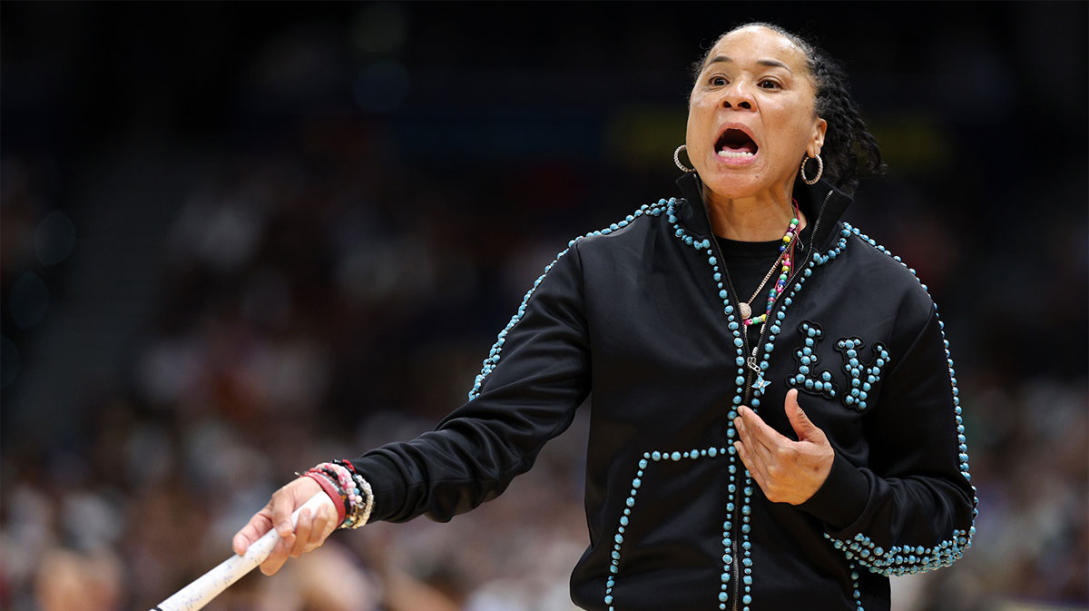South Carolina Gamecocks head coach Dawn Staley reacts during the first half of the national championship of the women's 2025 NCAA tournament against the Connecticut Huskies at Amalie Arena.