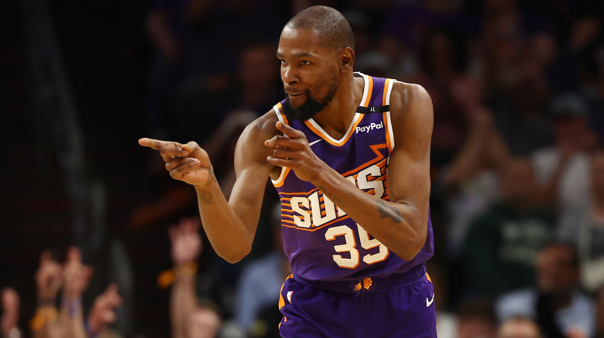Suns forward Kevin Durant (35) reacts