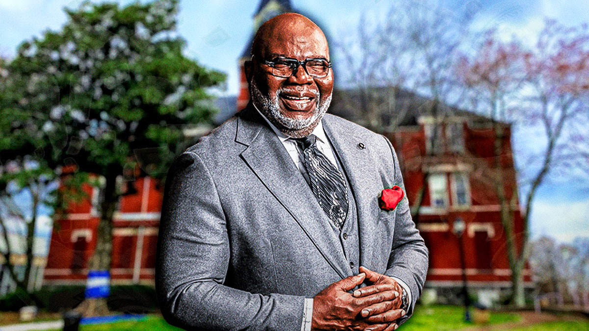 Renowned paster T.D. Jakes served as Morris Brown College's commencement speaker and donated $100,000 to the institution.