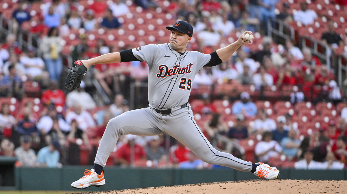 Detroit Tigers starting pitcher Tarik Skubal (29) pitches against the St. Louis Cardinals during the first inning at Busch Stadium.