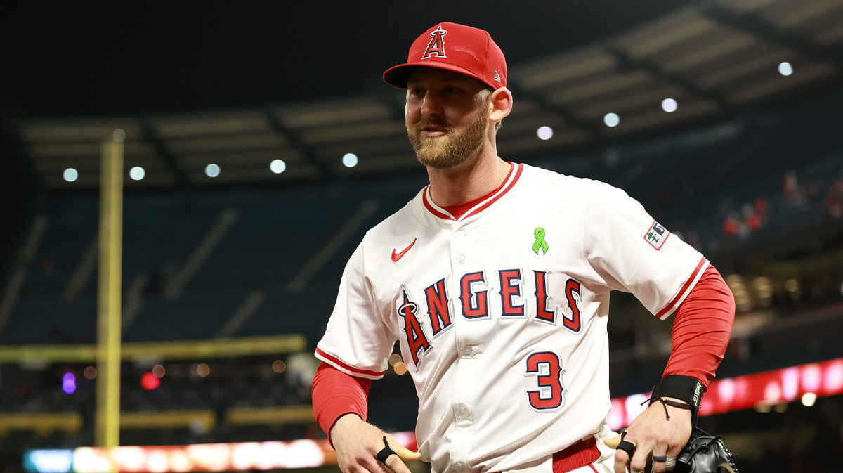 Angels set franchise record with seventh-straight 2 home run game