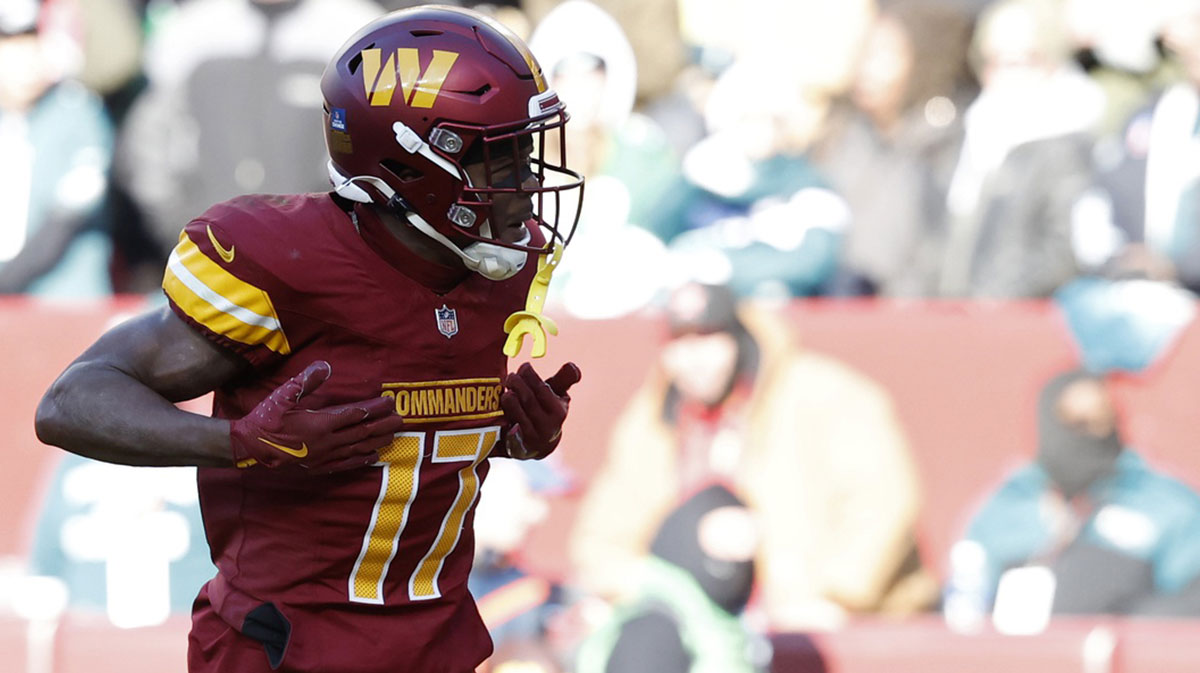 Washington Commanders wide receiver Terry McLaurin (17) celebrates after catching a touchdown pass against the Philadelphia Eagles during the second quarter at Northwest Stadium.