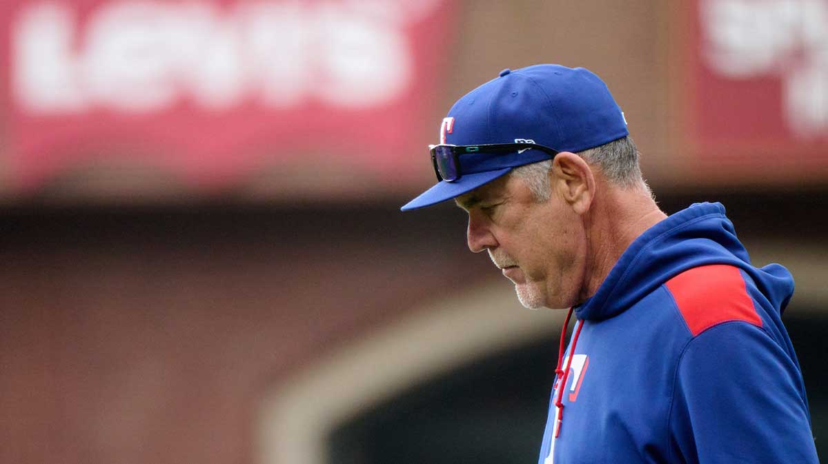 Texas Rangers manager Bruce Bochy (15) walks to the mound for a pitching change against the San Francisco Giants during the seventh inning at Oracle Park.