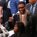 https://wp.clutchpoints.com/wp-content/uploads/2025/05/Tracy-McGrady-engages-with-the-fans.jpg?w=150&h=150&crop=1