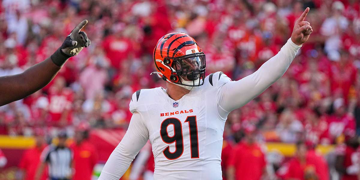 Sep 15, 2024; Kansas City, Missouri, USA; Cincinnati Bengals defensive end Trey Hendrickson (91) celebrates against the Kansas City Chiefs after a play during the game at GEHA Field at Arrowhead Stadium. Mandatory Credit: Denny Medley-Imagn Images