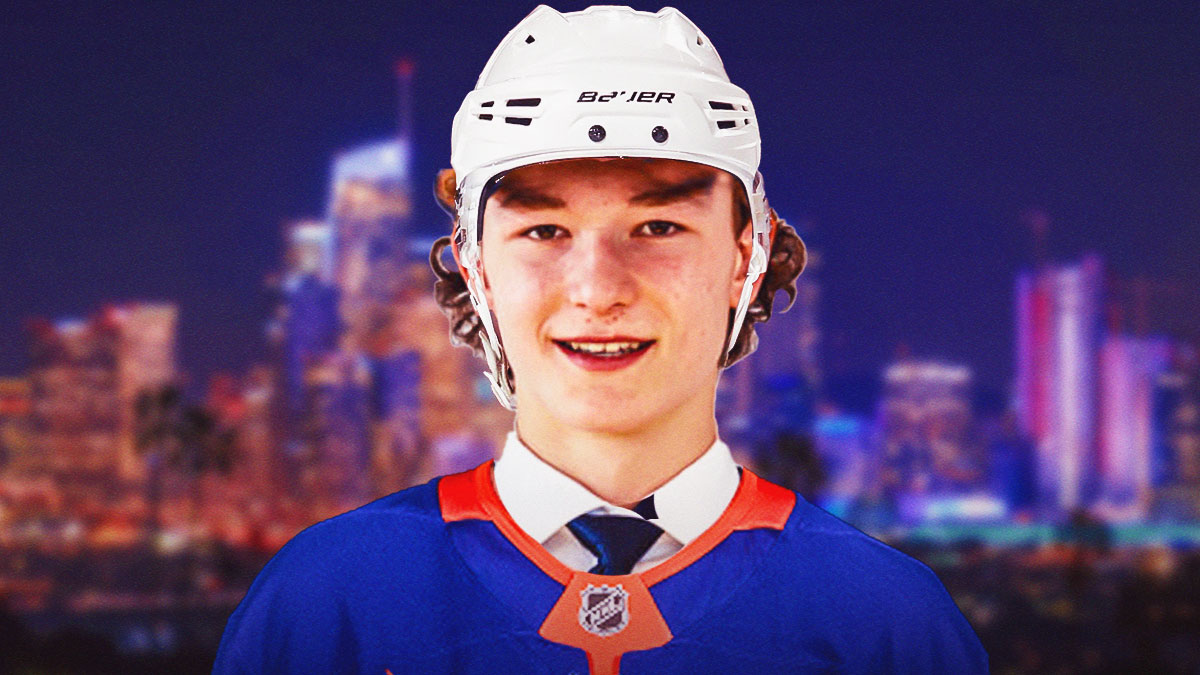 Matthew Schaefer in a New York Islanders jersey.