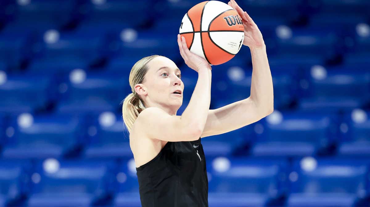 Dallas Wings guard Paige Bueckers (5) warms up before the game against the Minnesota Lynx at College Park Center.
