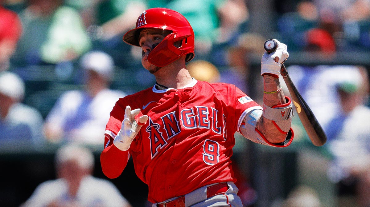 Los Angeles Angels center fielder Kyren Paris (19) rounds third base to score on an RBI double by shortstop Zach Neto (9) during the fifth inning against the Athletics at Sutter Health Park.