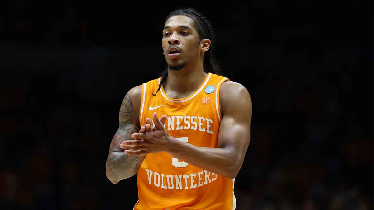 Tennessee Volunteers guard Zakai Zeigler (5) reacts against the Houston Cougars in the second half during the Midwest Regional final of the 2025 NCAA tournament at Lucas Oil Stadium.