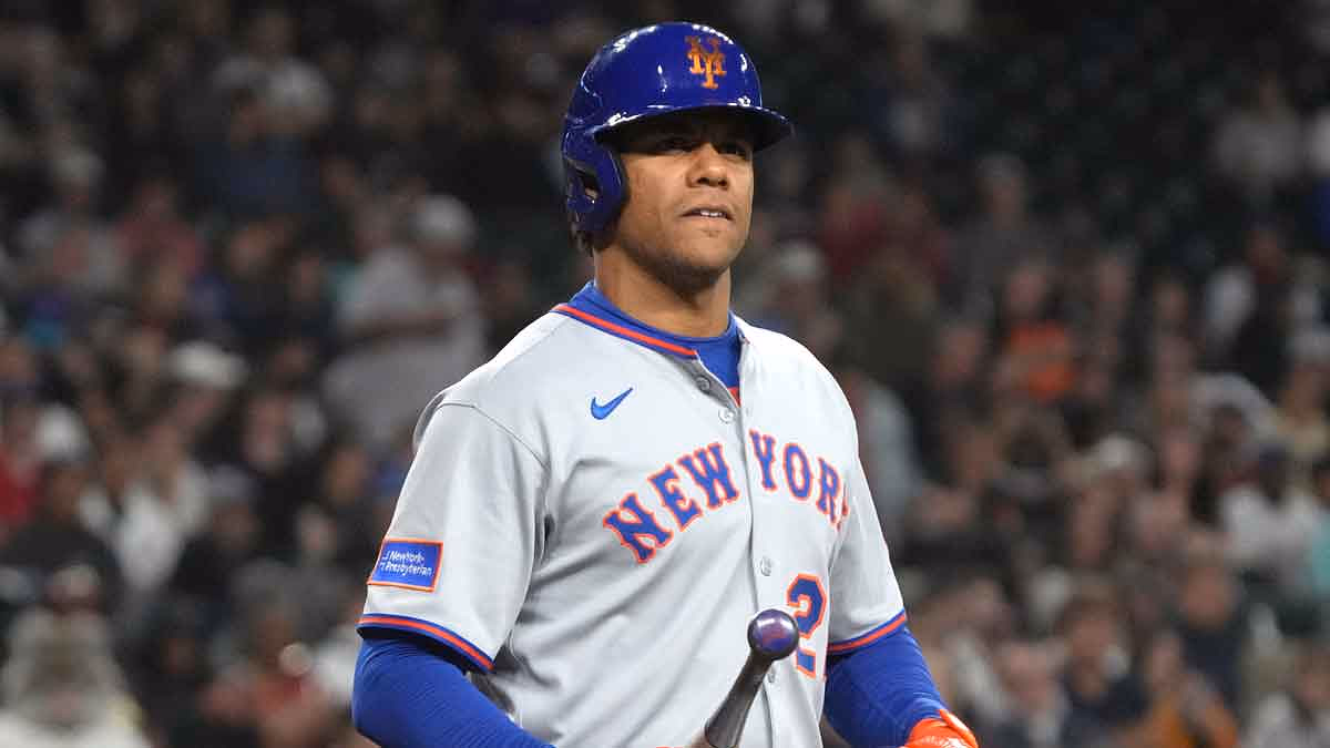 New York Mets outfielder Juan Soto (22) walks against the Arizona Diamondbacks in the ninth inning at Chase Field.