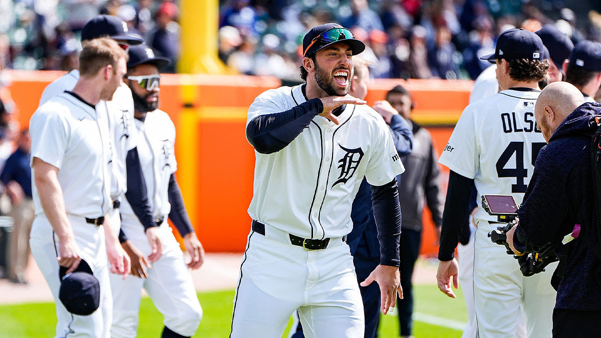 Detroit Tigers’ Matt Vierling waves at players from Chicago White Sox ahead of during home opening day against the Chicago White Sox.